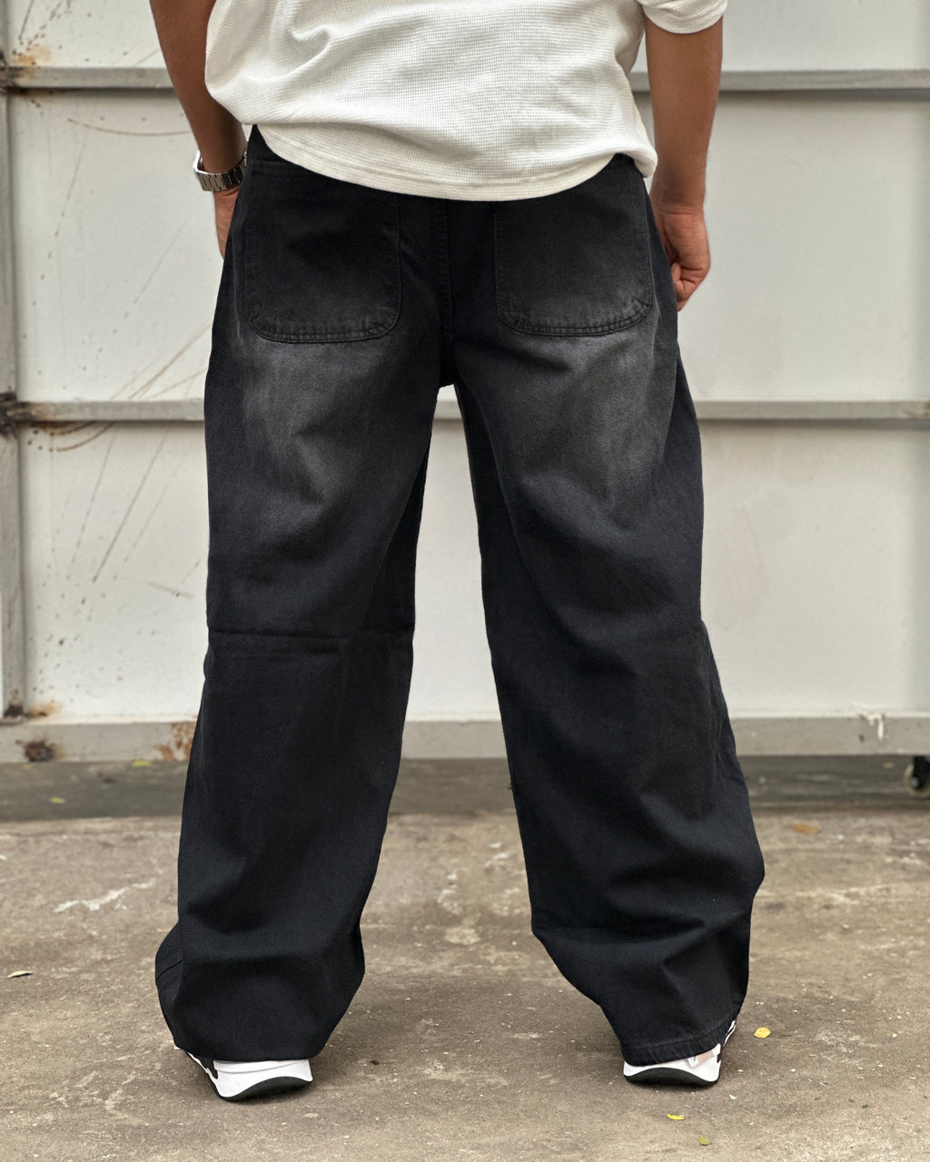 Wide Leg Jeans – Washed Black