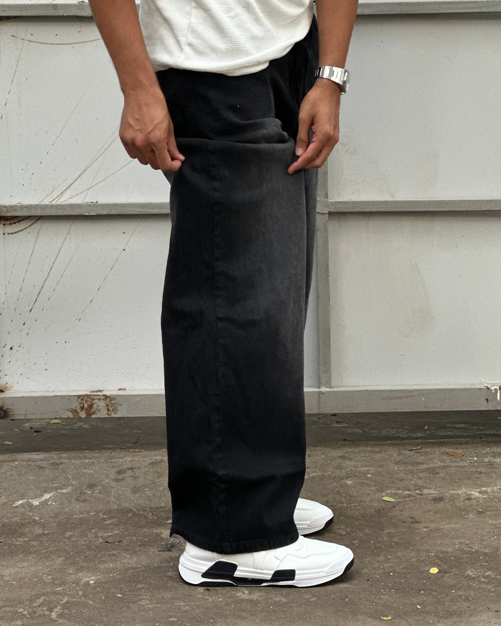 Wide Leg Jeans – Washed Black