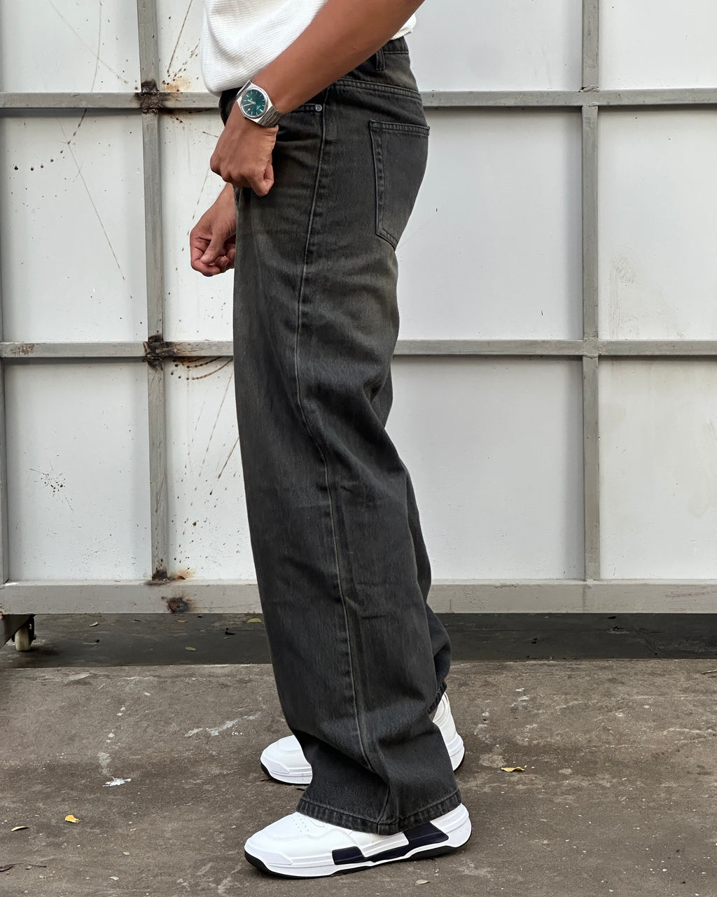 Raw Wash Wide Leg Jeans – Charcoal